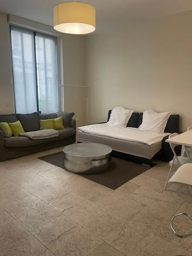 Chemin Apartment *